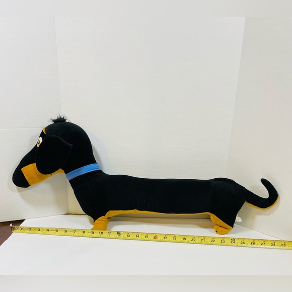 Universal Studios “Secret Life of Pets” Plush “Buddy” the Dachsund. - Picture 5 of 8